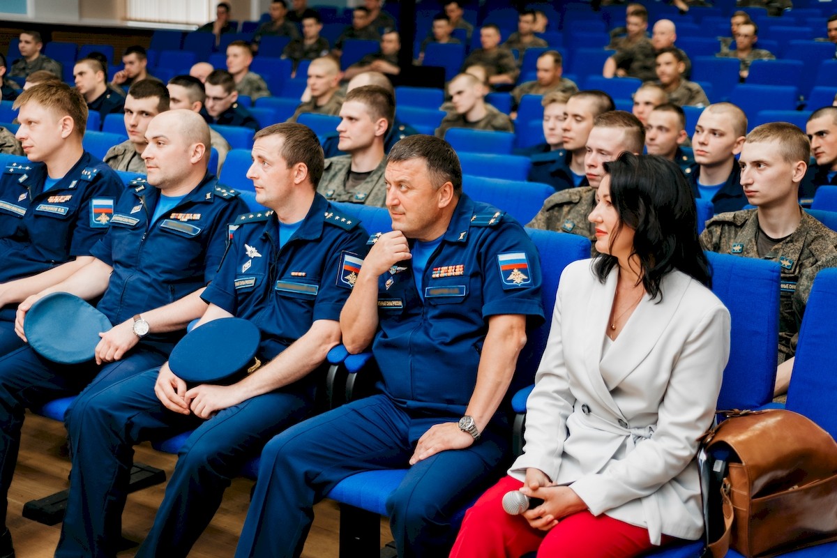 В одной из воинских частей Военно-космических сил прошел показ документального фильма «Полярный адмирал»